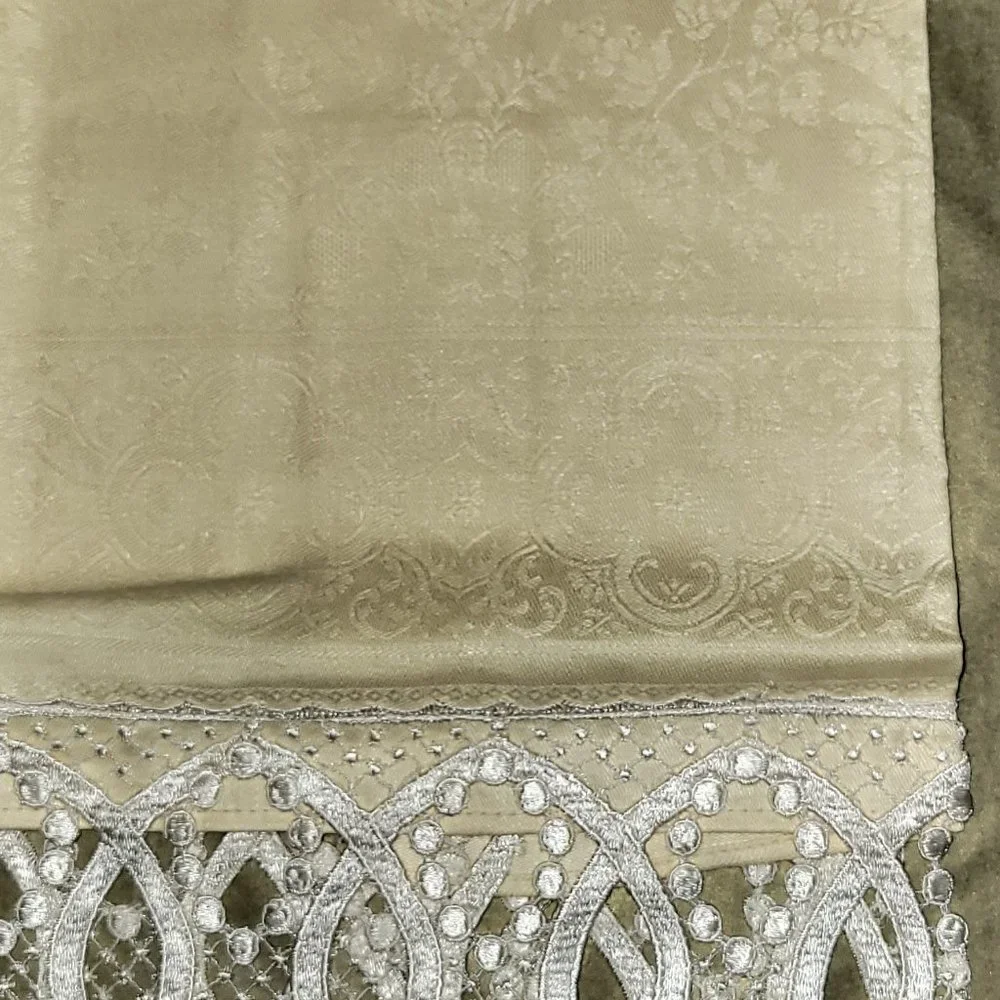 Austrian Pale Yellow Jacquard/Lace Hand Towel